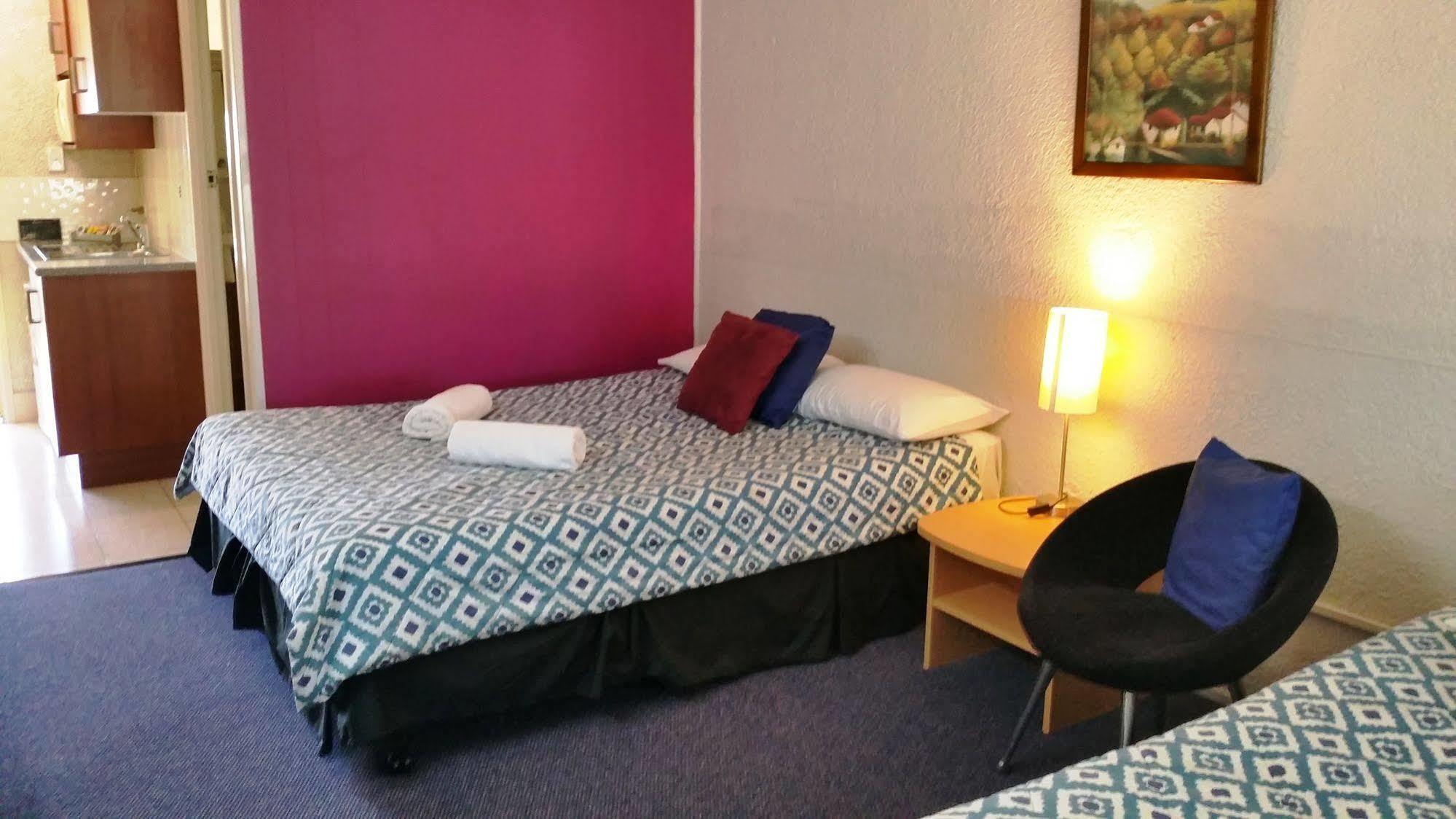 Bundaberg Coral Villa Motor Inn Esterno foto