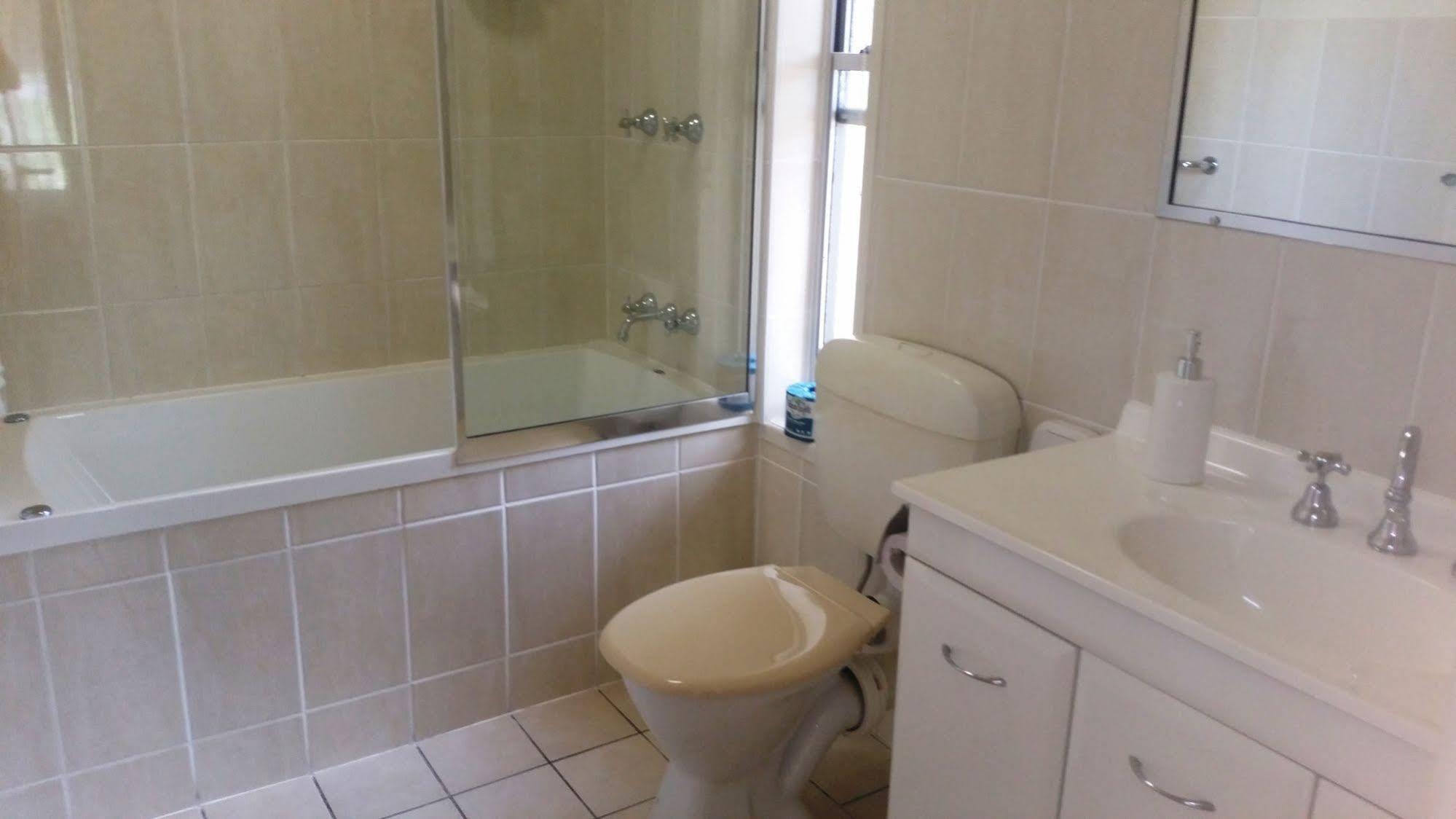Bundaberg Coral Villa Motor Inn Esterno foto