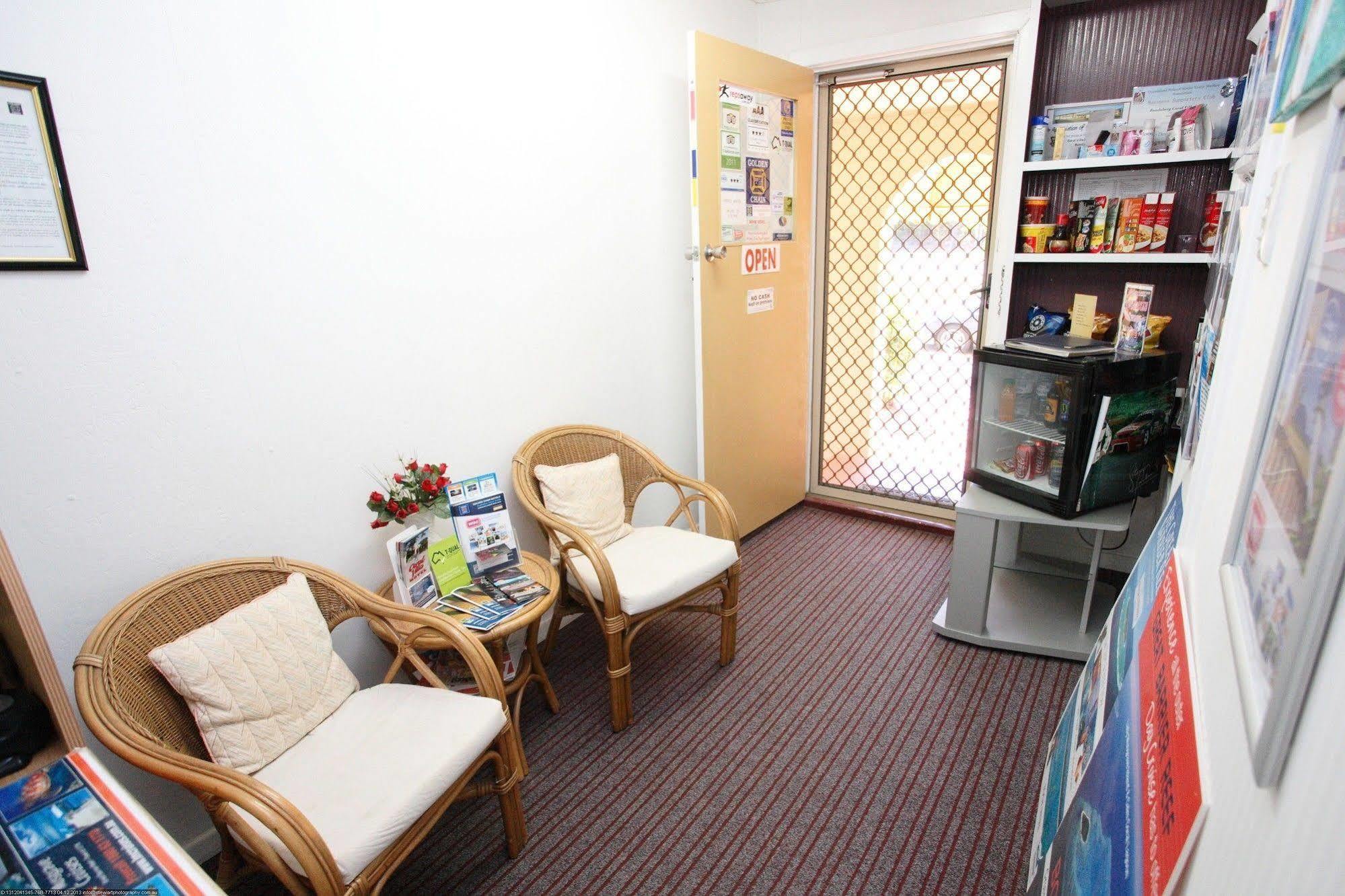 Bundaberg Coral Villa Motor Inn Esterno foto