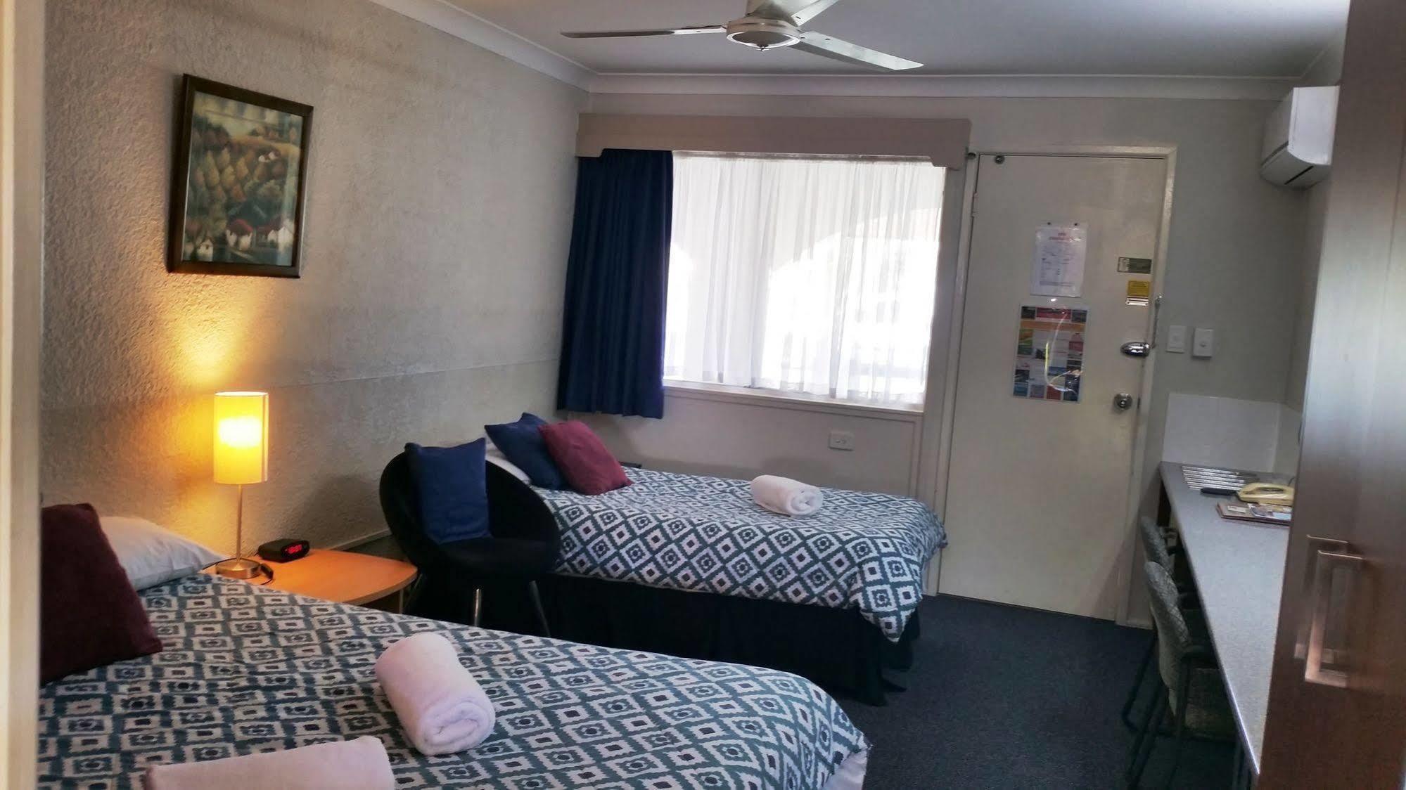 Bundaberg Coral Villa Motor Inn Esterno foto