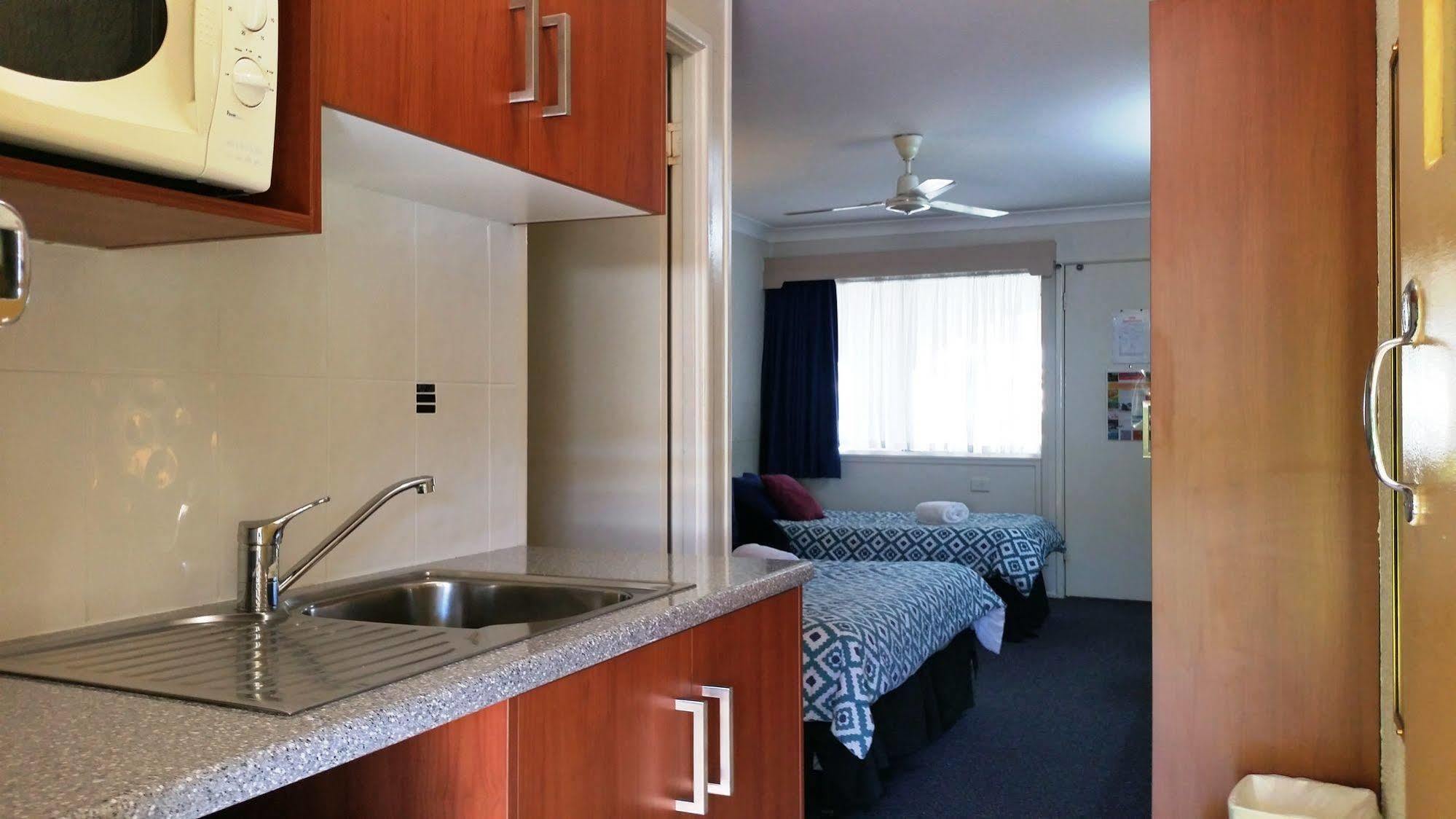 Bundaberg Coral Villa Motor Inn Esterno foto