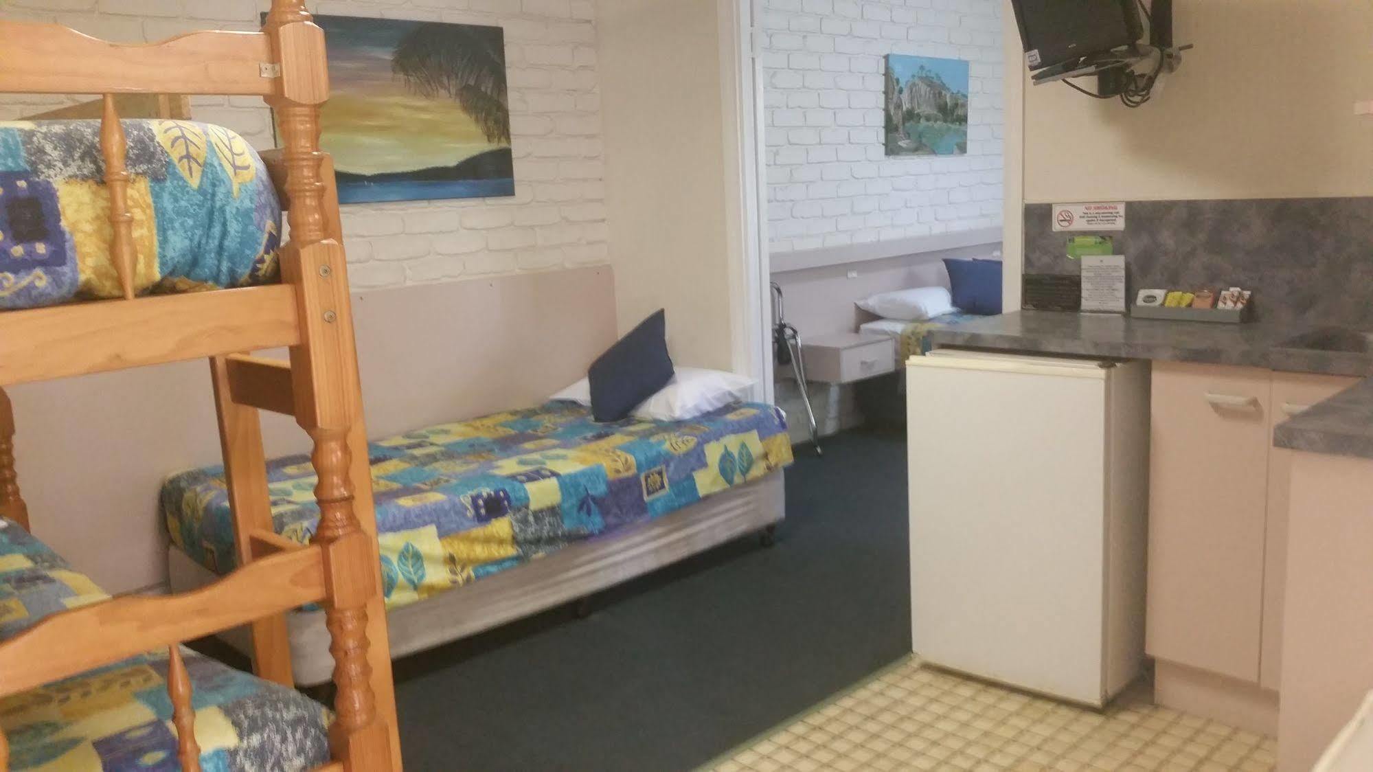 Bundaberg Coral Villa Motor Inn Esterno foto