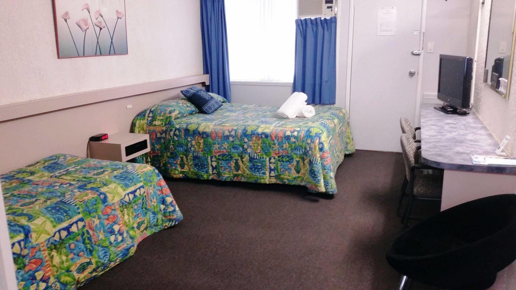 Bundaberg Coral Villa Motor Inn Esterno foto
